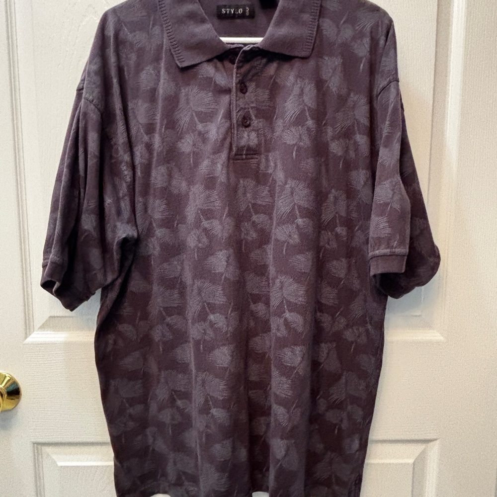 Men's Black Polo Shirt with Grey design   Size 2XL